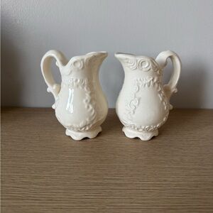 Cream Ceramic Elegant Salt and Pepper Shaker Set